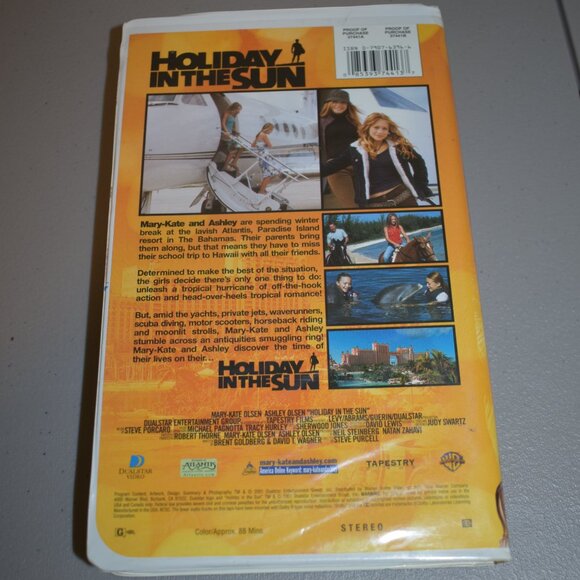 Holiday in the Sun [VHS] - Picture 2 of 2